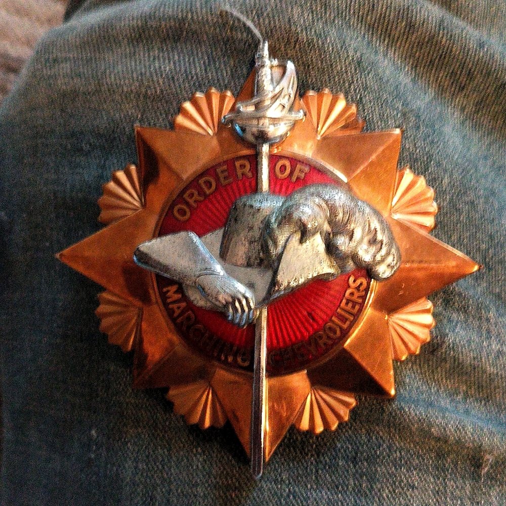 Order of marching chevroliers WWII radiator ornament very rare